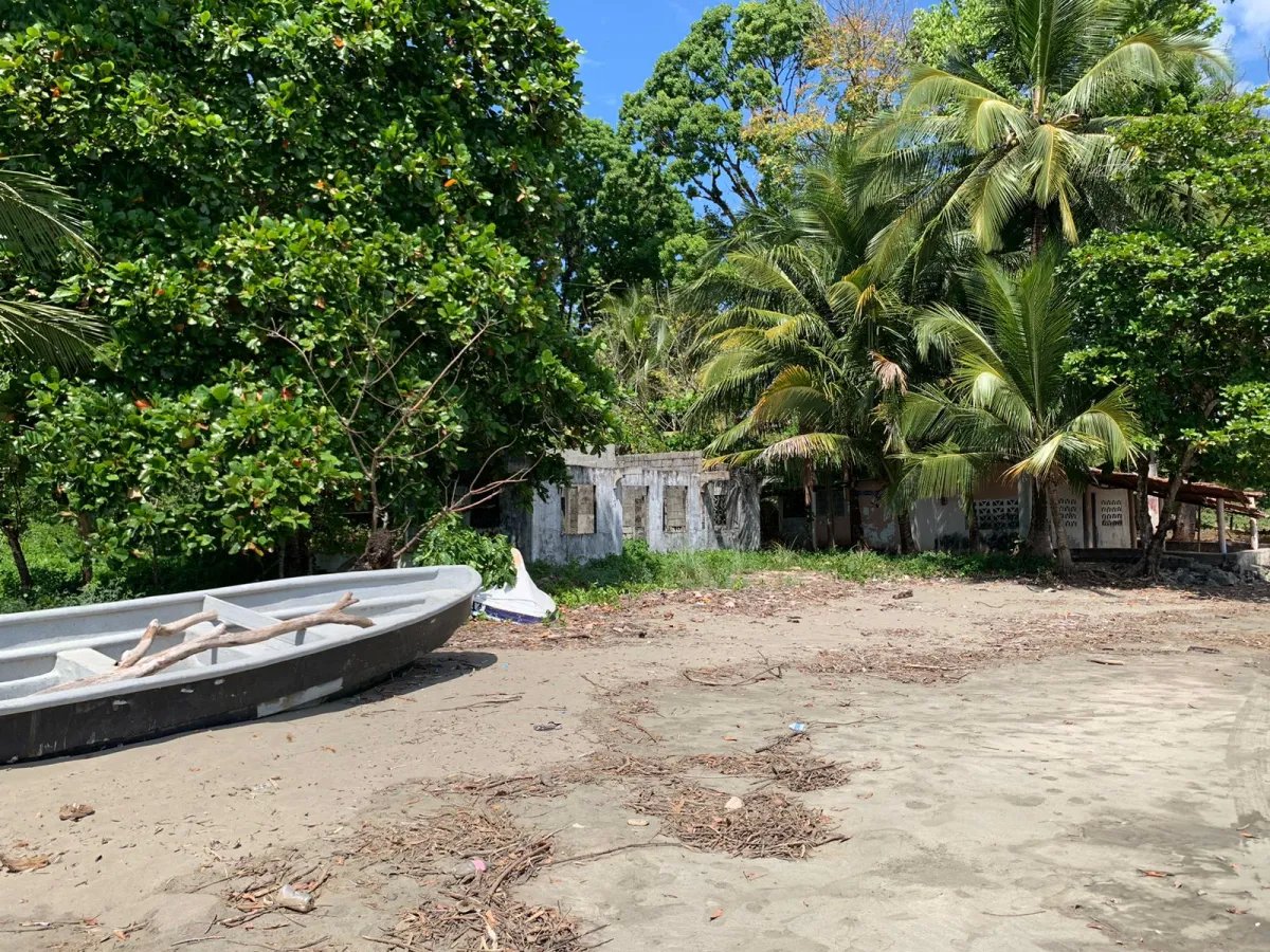For Sale: Property at Hicaco Beach Right on the Beach.