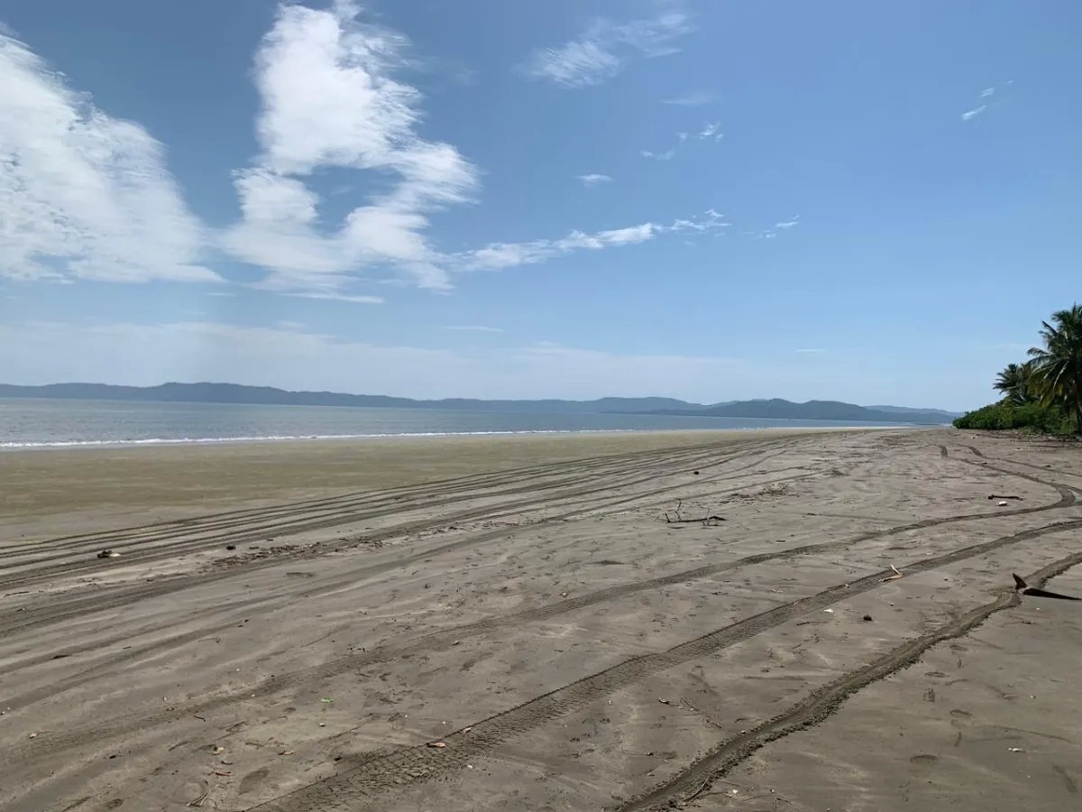 For Sale: Property at Hicaco Beach Right on the Beach.
