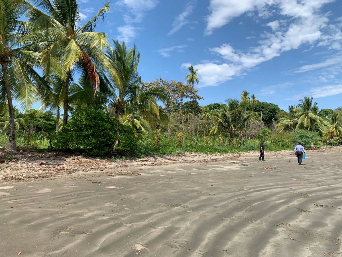 For Sale: Property at Hicaco Beach Right on the Beach.