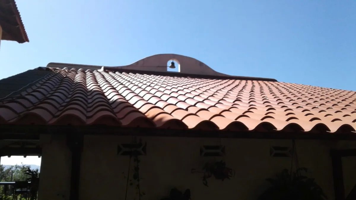 En venta: Casa Brava Ventura  Santuario colonial con vistas al océano...