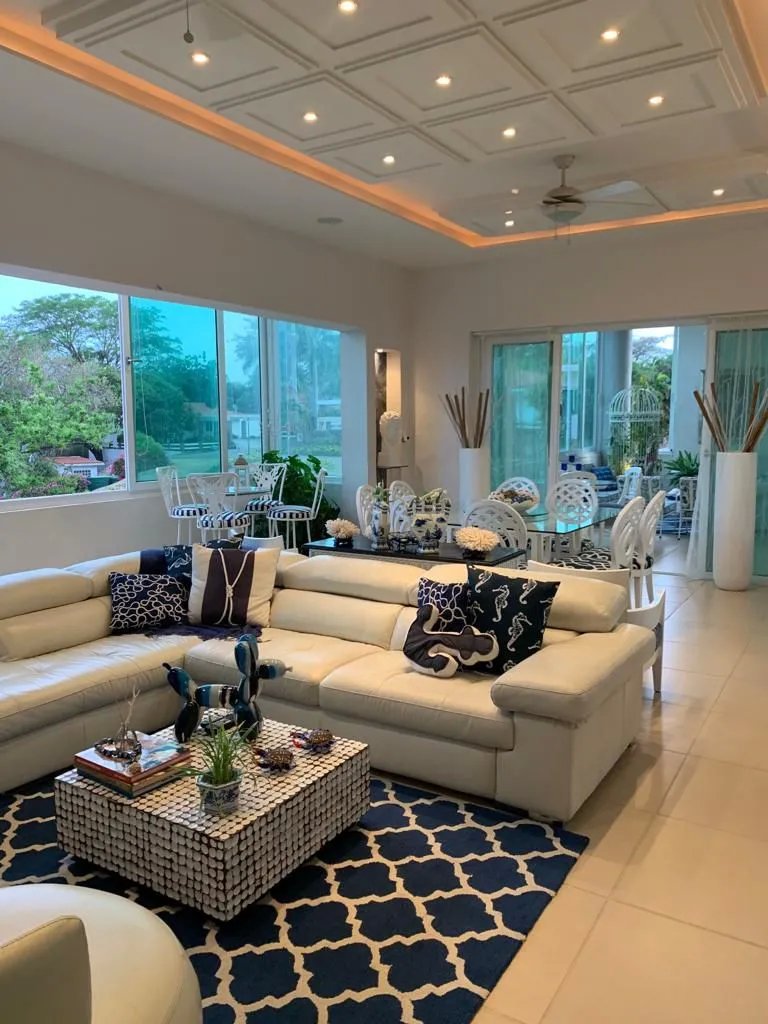 VENDO APARTAMENTO DE PLAYA EN PUNTA BARCO VILLAGE