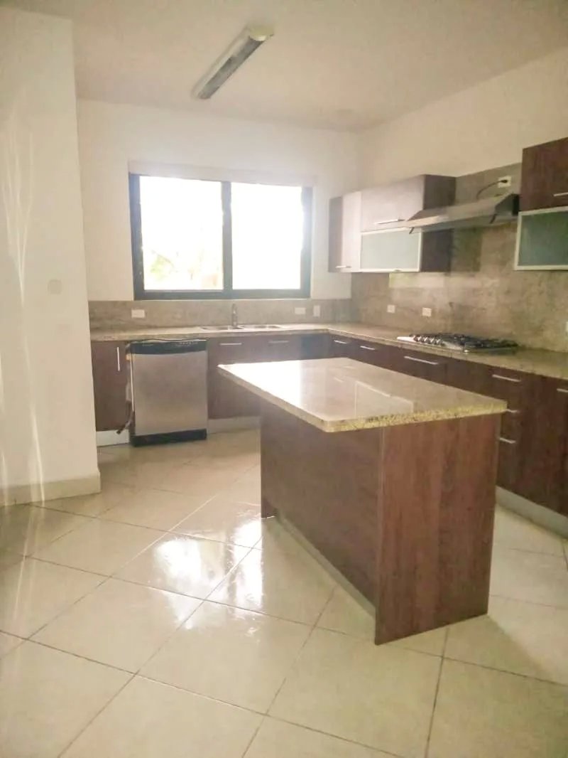 Venta de Apartamento en PH Embassy Club  Ancón
