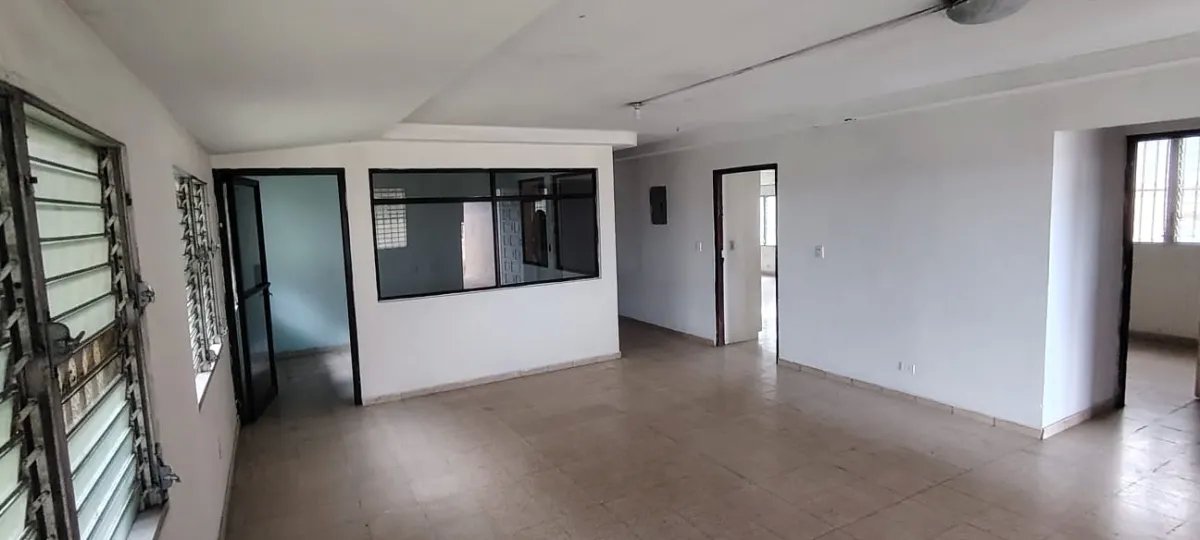 SE VENDE CASA EN ALTOS DE VACAMONTE