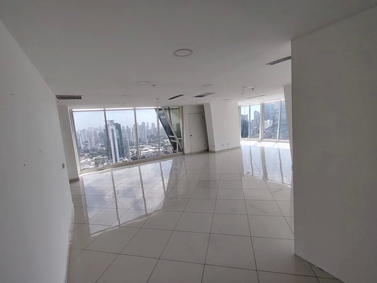 SE ALQUILA O SE VENDE OFICINA EDIFICIO SL55