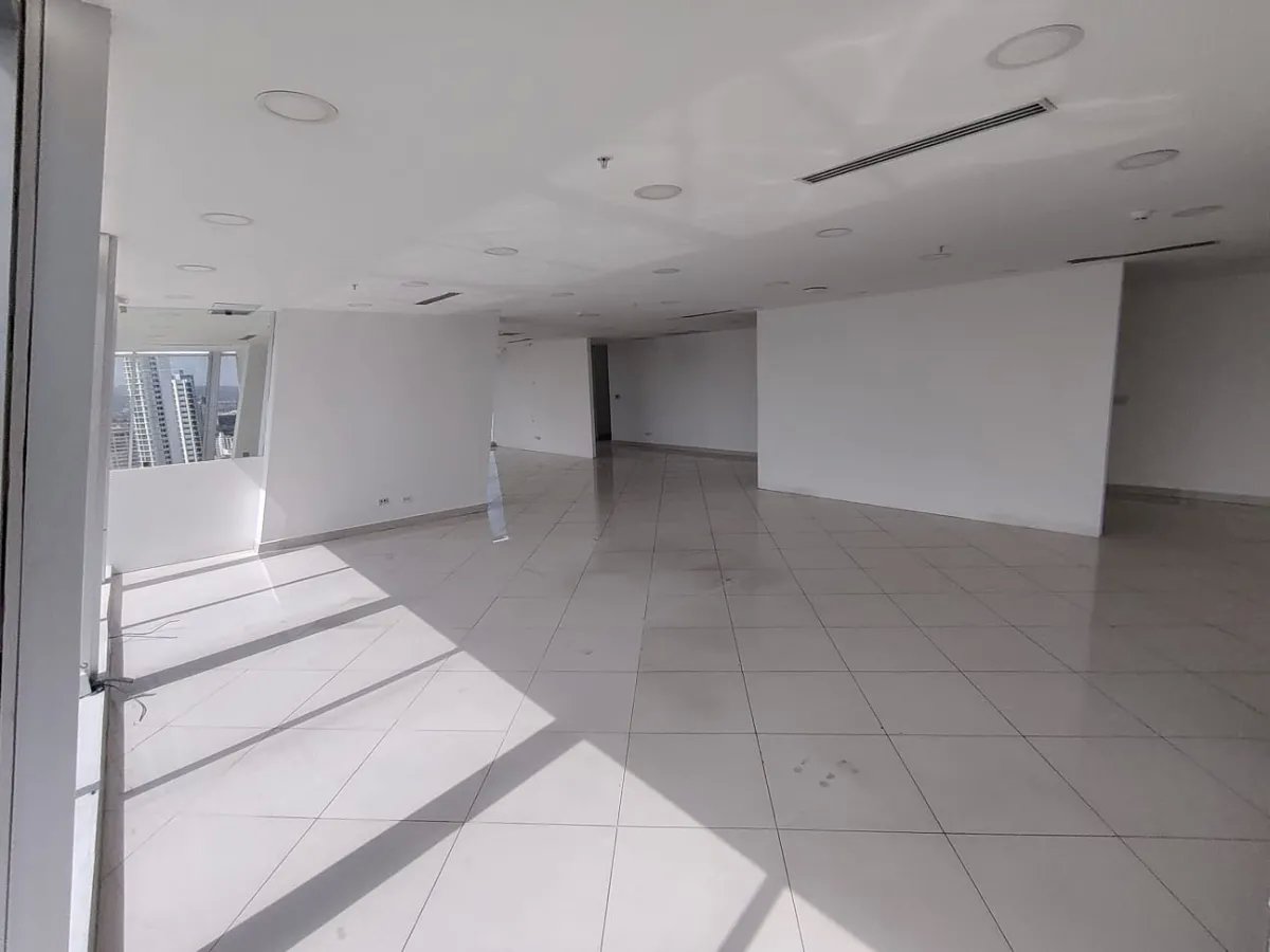 SE ALQUILA O SE VENDE OFICINA EDIFICIO SL55