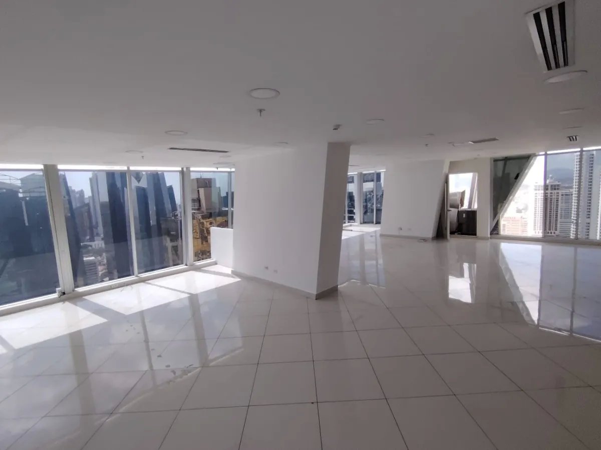 SE ALQUILA O SE VENDE OFICINA EDIFICIO SL55