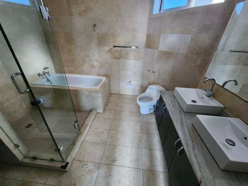 venta de apartamento en PH The Bridge  Ancón