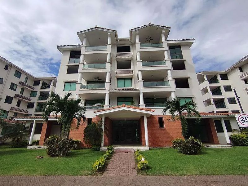 Venta de apartamento en PH Residencial Costamare  Costa Sur