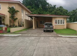 CASA VENTA EN BRISAS DEL GOLF