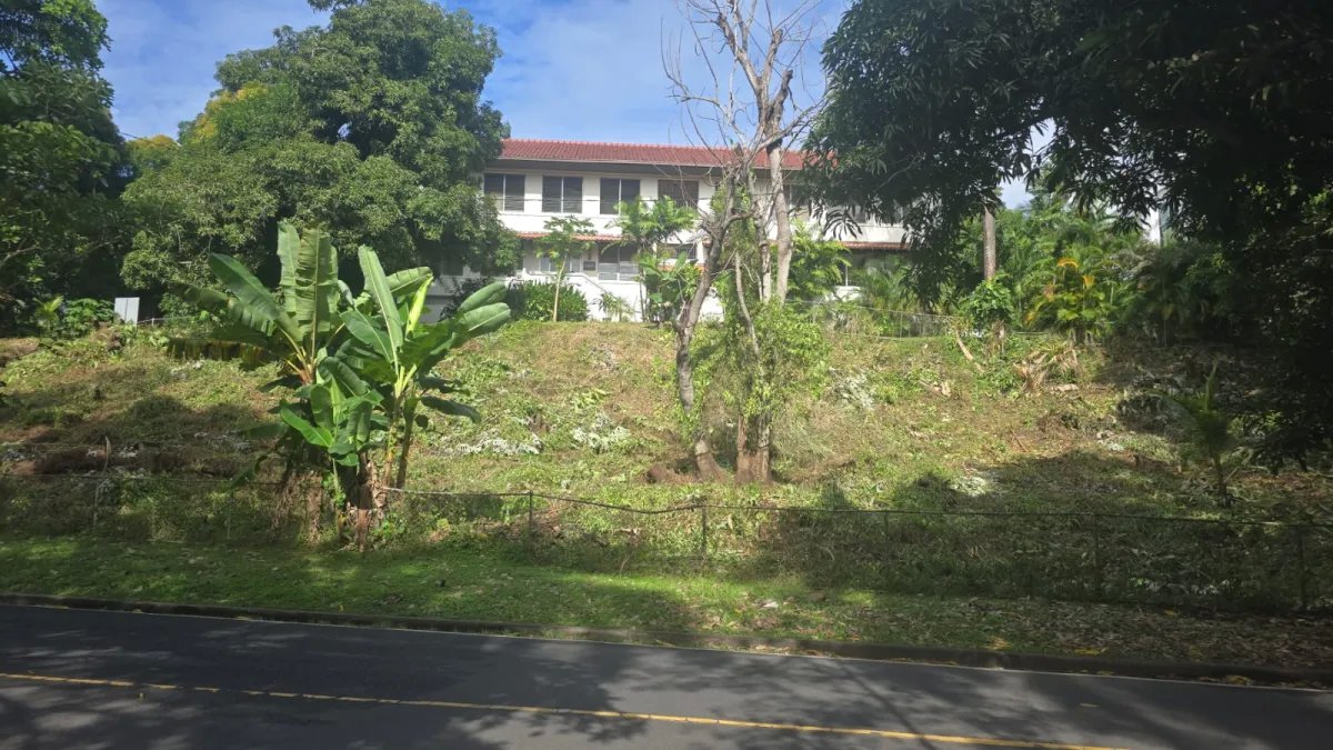Se Vende Terreno con zonificación R1D3