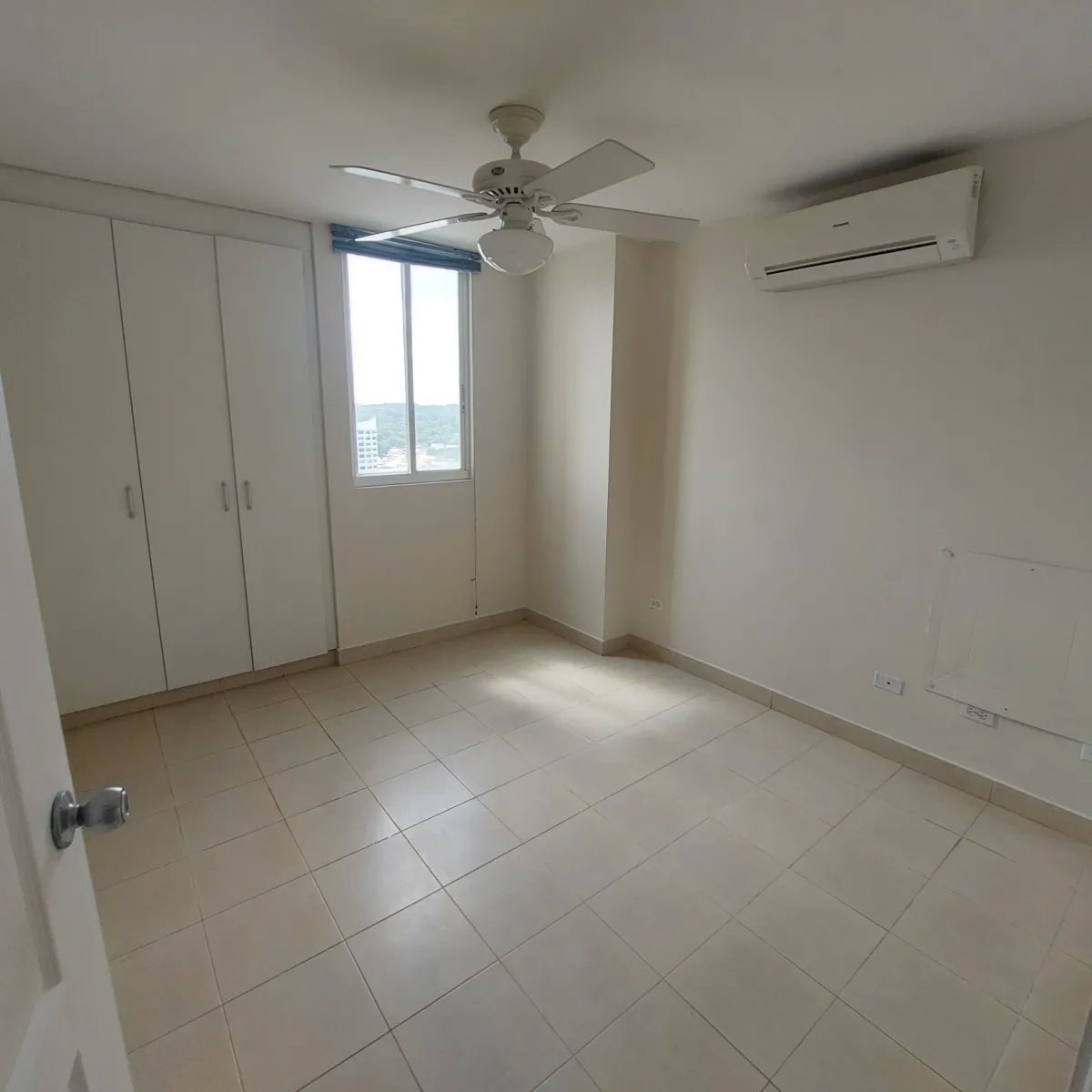 Venta de apartamento en P.H. El Mare, Bella Vista