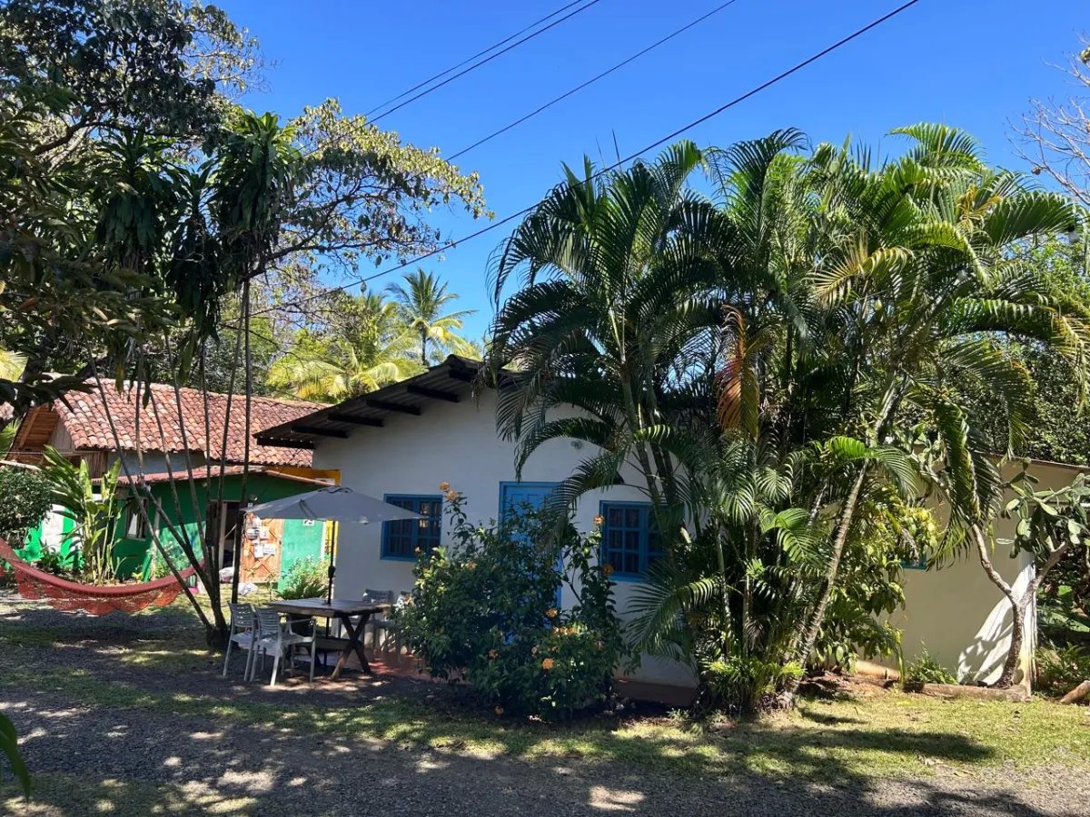 En Venta: Espectacular Propiedad con 3 Casas.