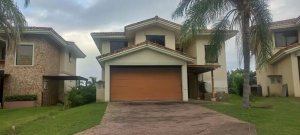 Venta de Casa Reposeida en Vista Mar Golf & Beach
