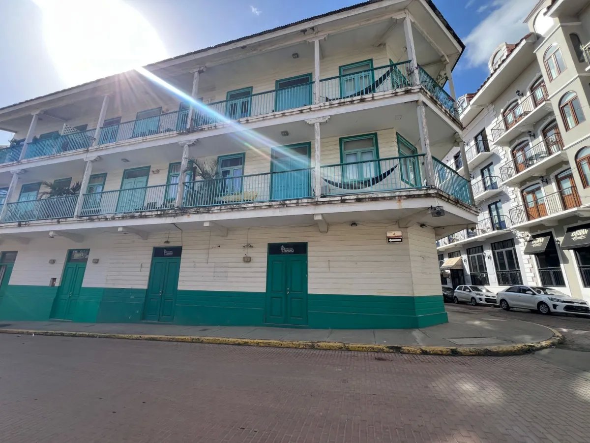 Alquiler de Local Comercial en Flor de Lirio, Casco Antiguo