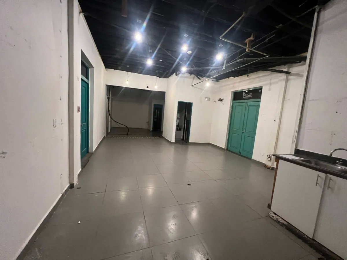 Alquiler de Local Comercial en Flor de Lirio, Casco Antiguo