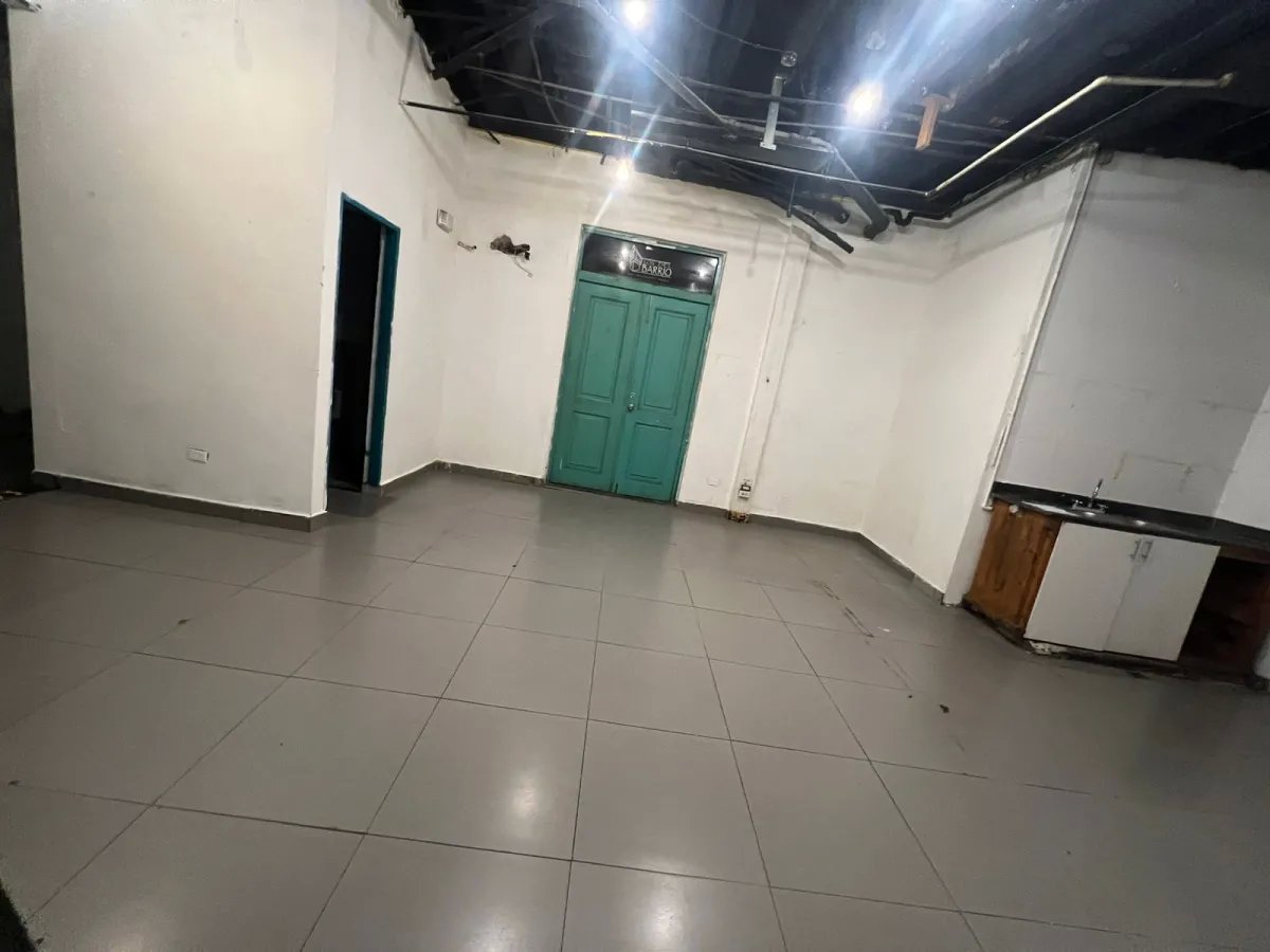 Alquiler de Local Comercial en Flor de Lirio, Casco Antiguo