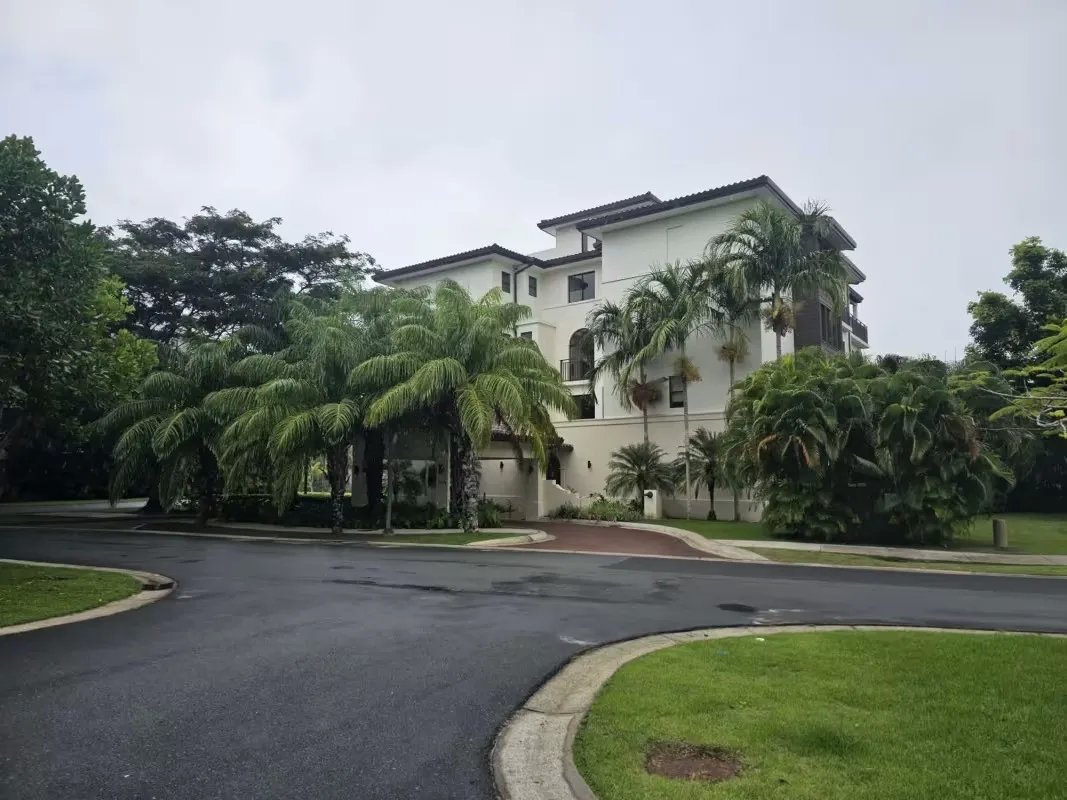 Venta de apartamento reposeido en Buenaventura, Rio Hato