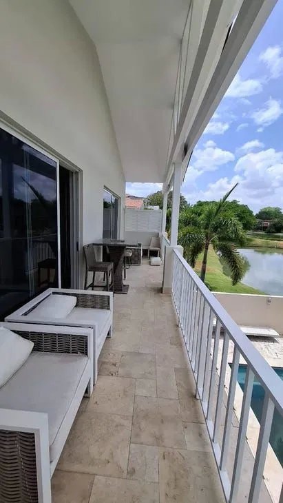 Townhouse For Sale in Buena Ventura