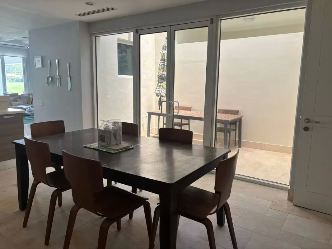 Townhouse For Sale in Buena Ventura