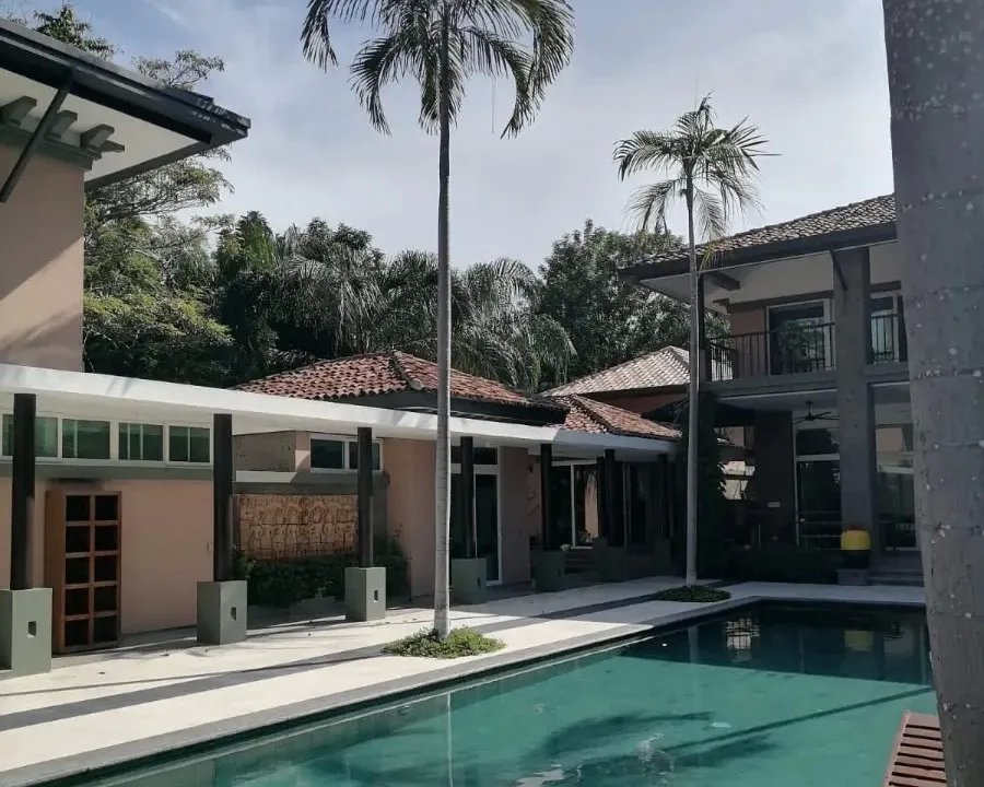 Single Family Attached For Sale in Chame