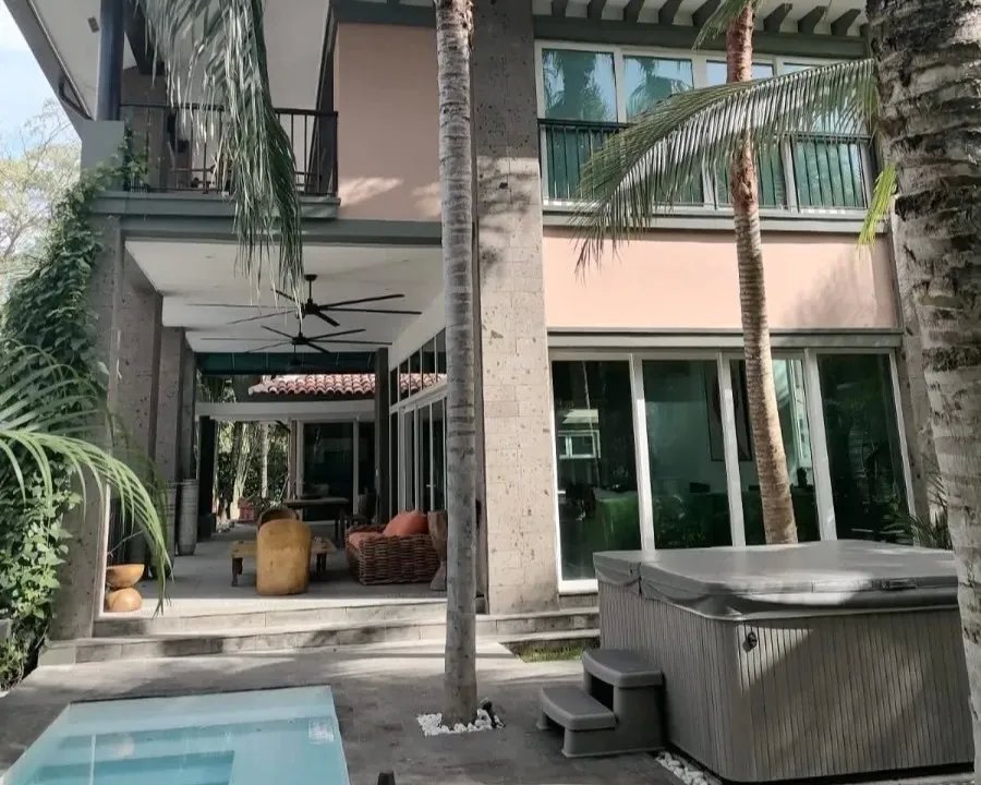 Single Family Attached For Sale in Chame