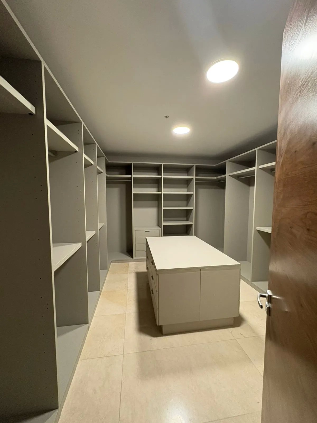 VENTA  EXCLUSIVO APARTAMENTO EN PH AZALEA