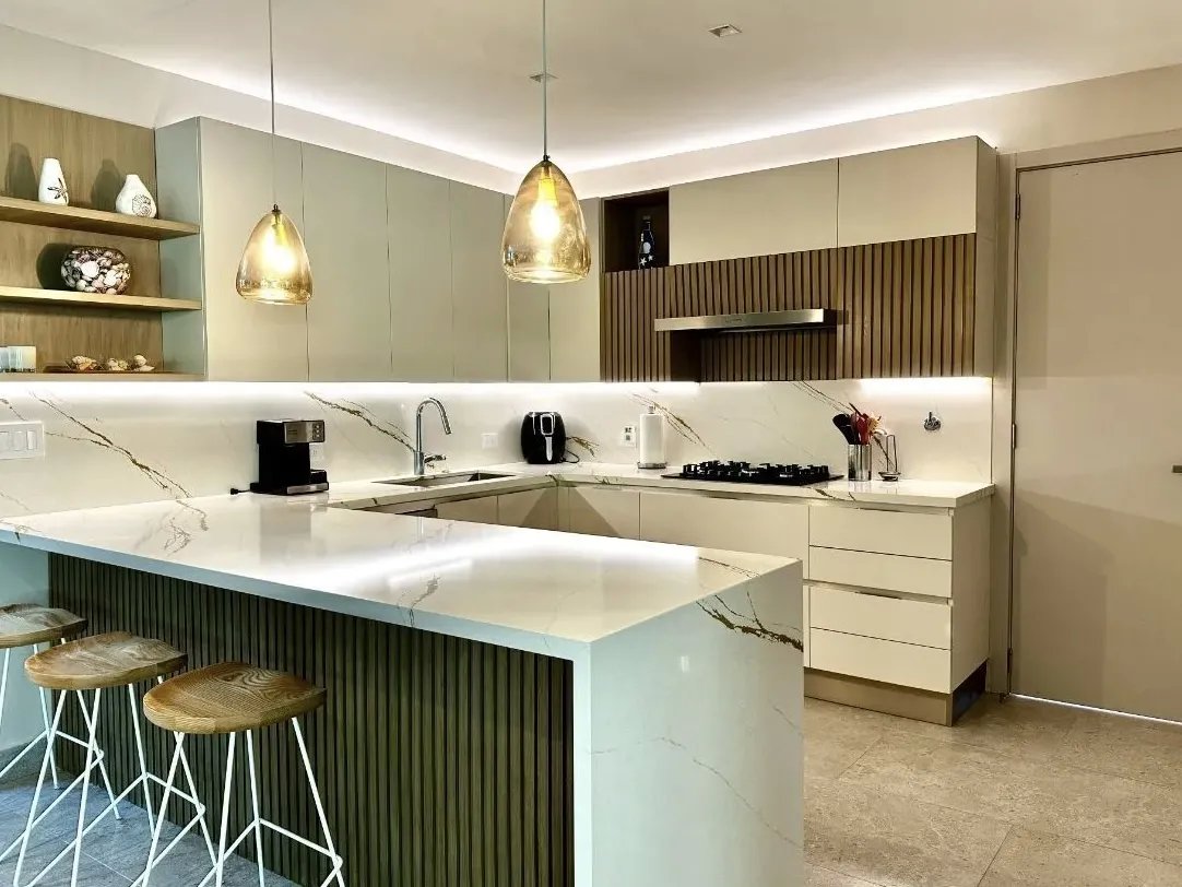 Venta de Casa con Piscina en Bijao