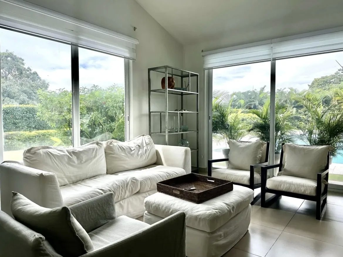 Venta de casa con piscina en Cocoli