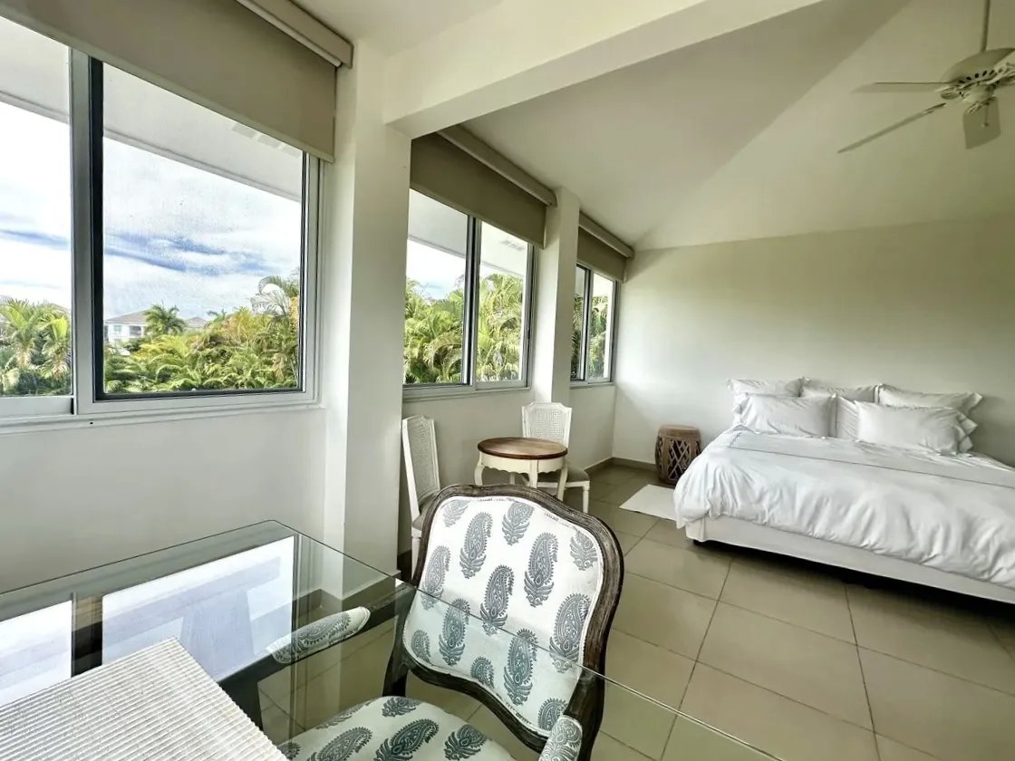 Venta de casa con piscina en Cocoli