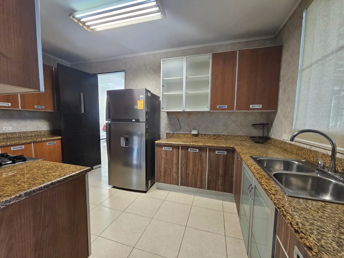 Alquiler de apartamento amoblado en Punta Pacifica,