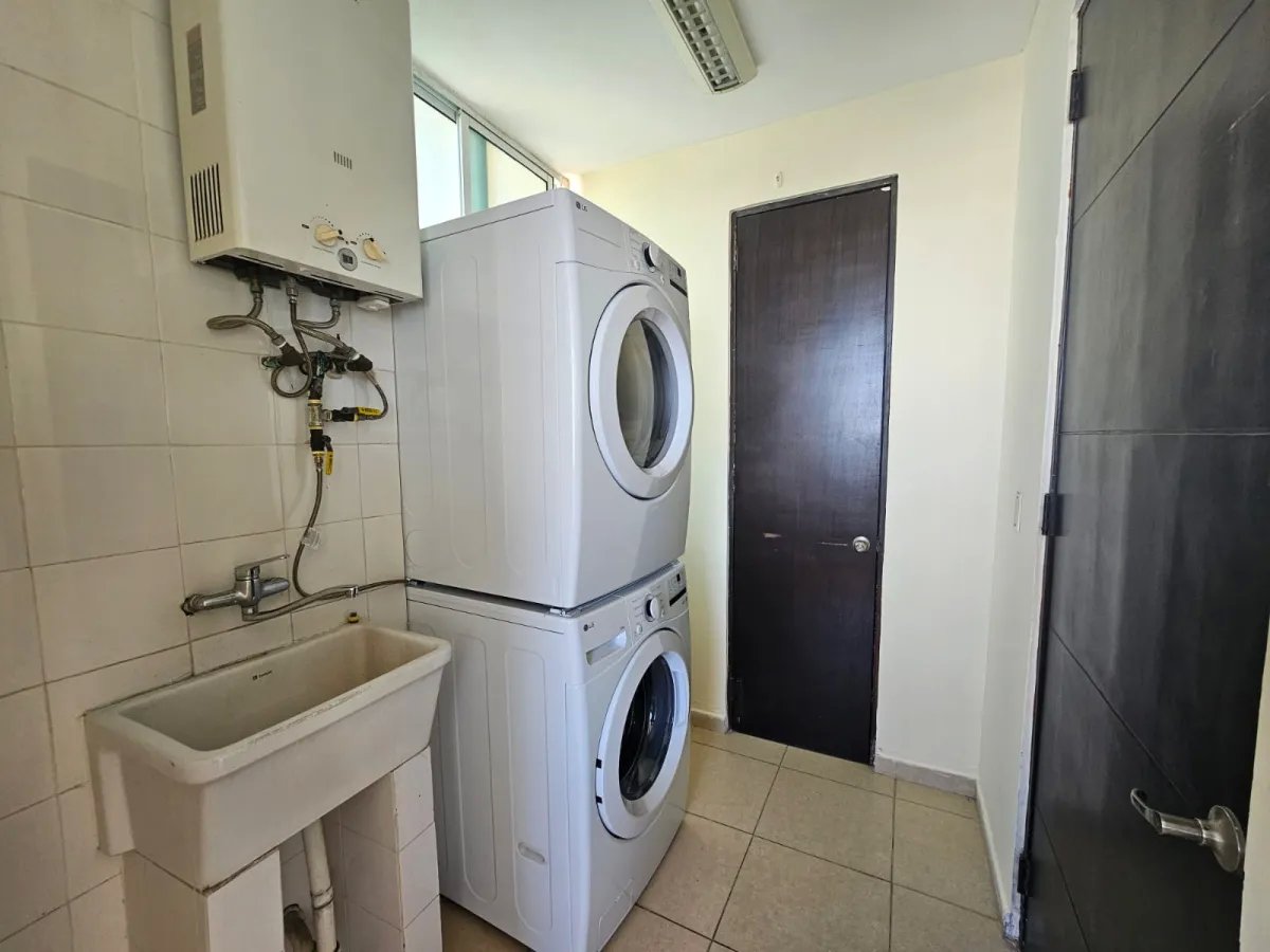 Alquiler de apartamento amoblado en Punta Pacifica,