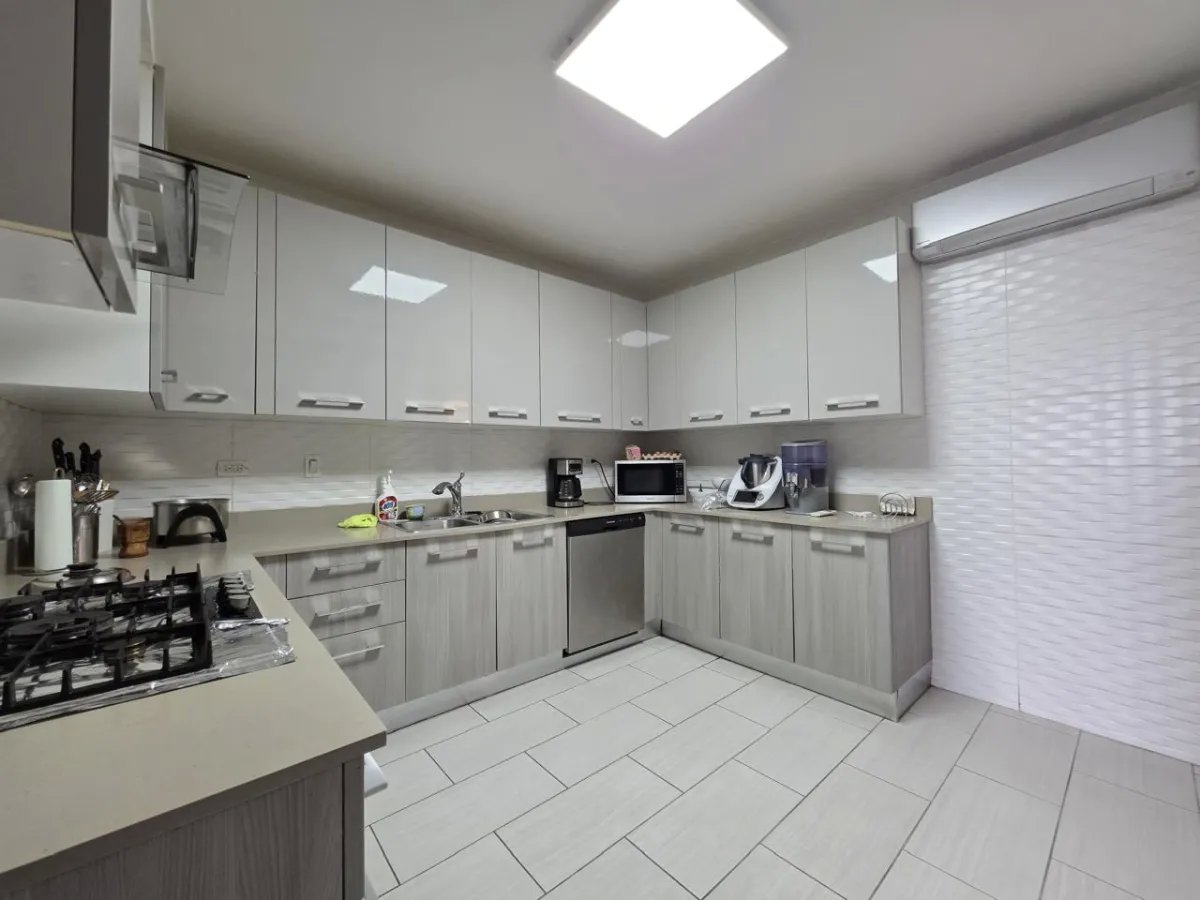 Apartment For Sale in SAN FRANCISCO