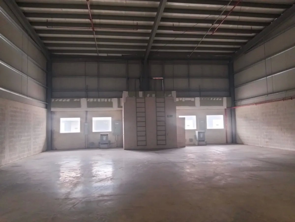 Se Alquilan Galeras desde 500m2 en Adelante/Warehouses for Rent from 500m2
