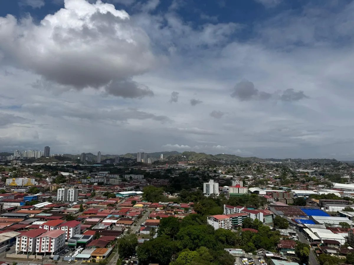 Apartment For Rent in PARQUE LEFEVRE
