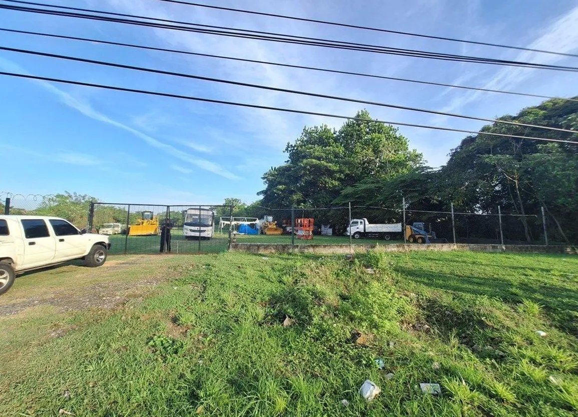 Se vende Terreno Comercial Ave. Domingo Díaz