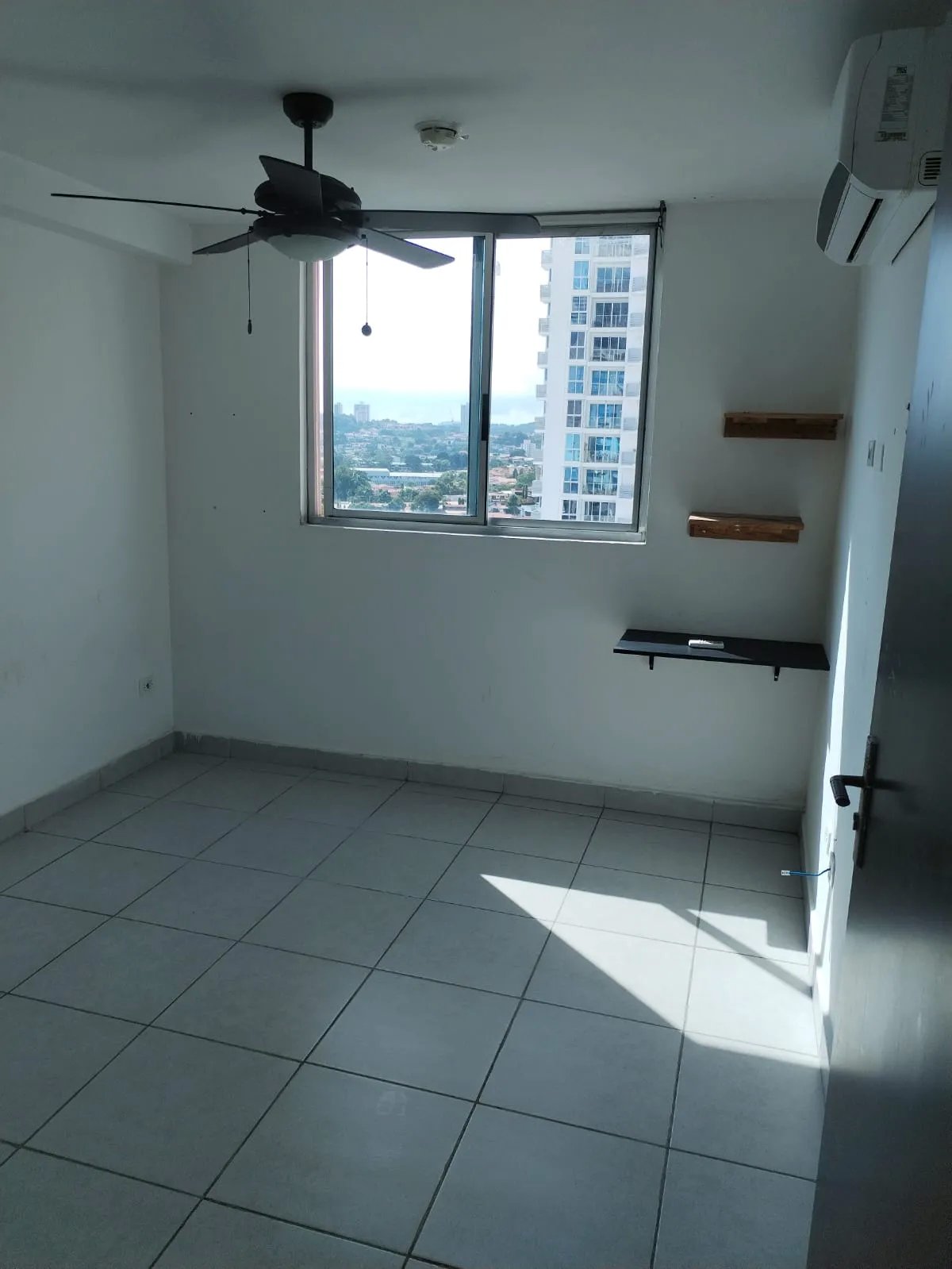 SE VENDE  APARTAMENTO EN P.H. PREMIUN