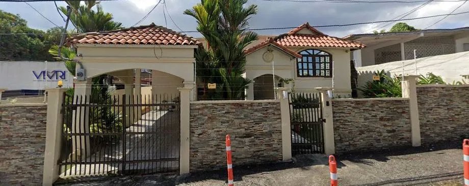 Se Vende Casa Unifamilar con Energía Autosostenible en el Centro de Sa...