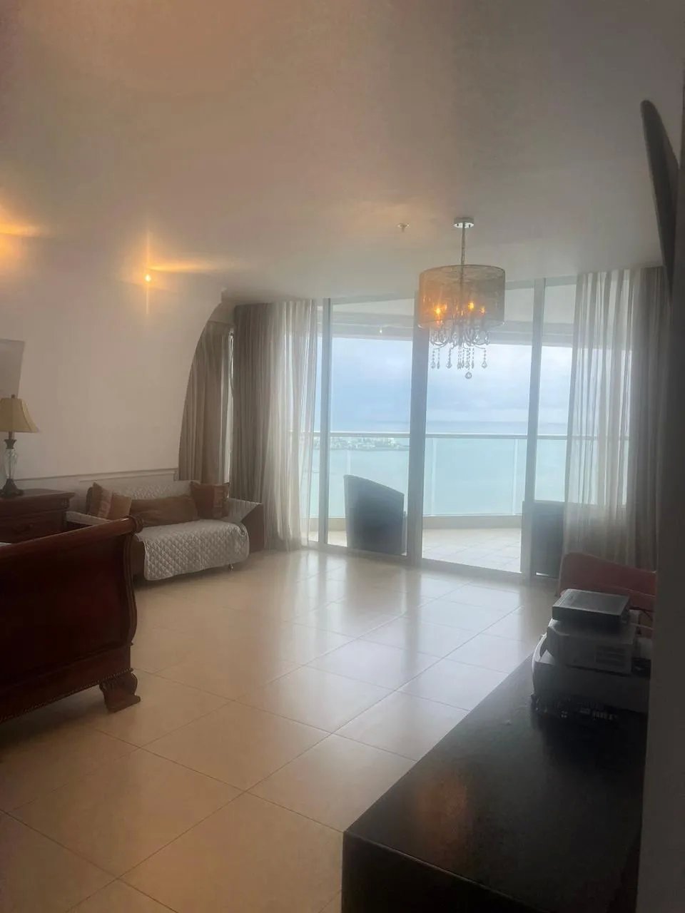 Apartment For Sale in Avenida Balboa