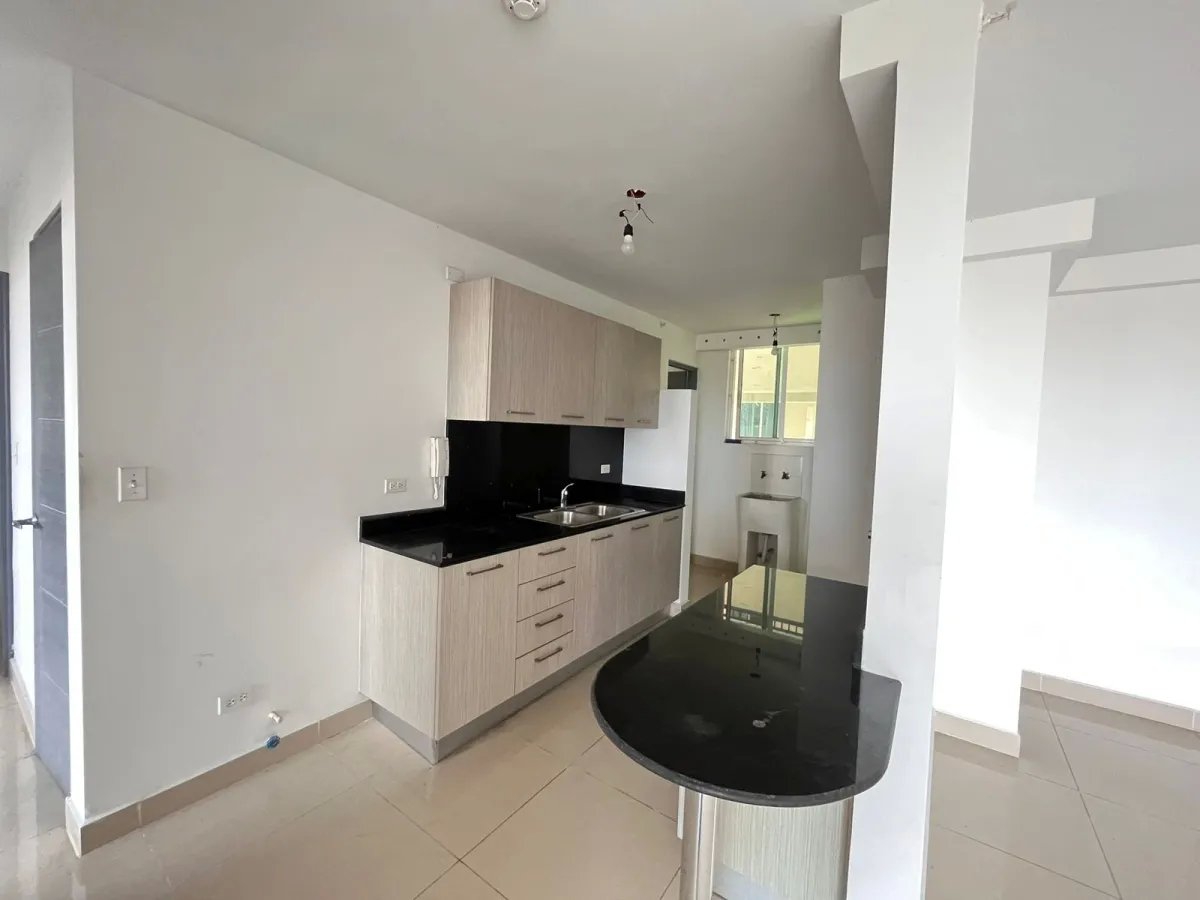 SE VENDE APARTAMENTO EN P.H.GREEN PARK