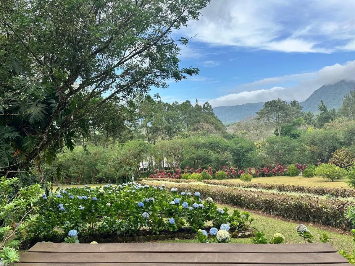 Mountain Estate Home With 6 Bedrooms in Cool Climate For Sale in El Va...
