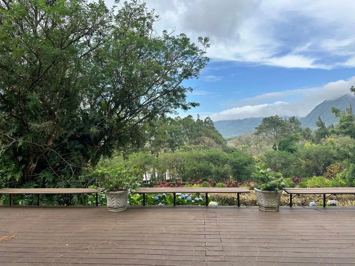 Mountain Estate Home With 6 Bedrooms in Cool Climate For Sale in El Va...