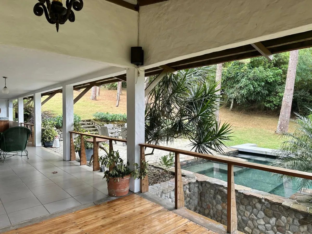 Residencia en la Montaña de 6 Habitaciones con Clima Fria en Venta en El Valle de Anton