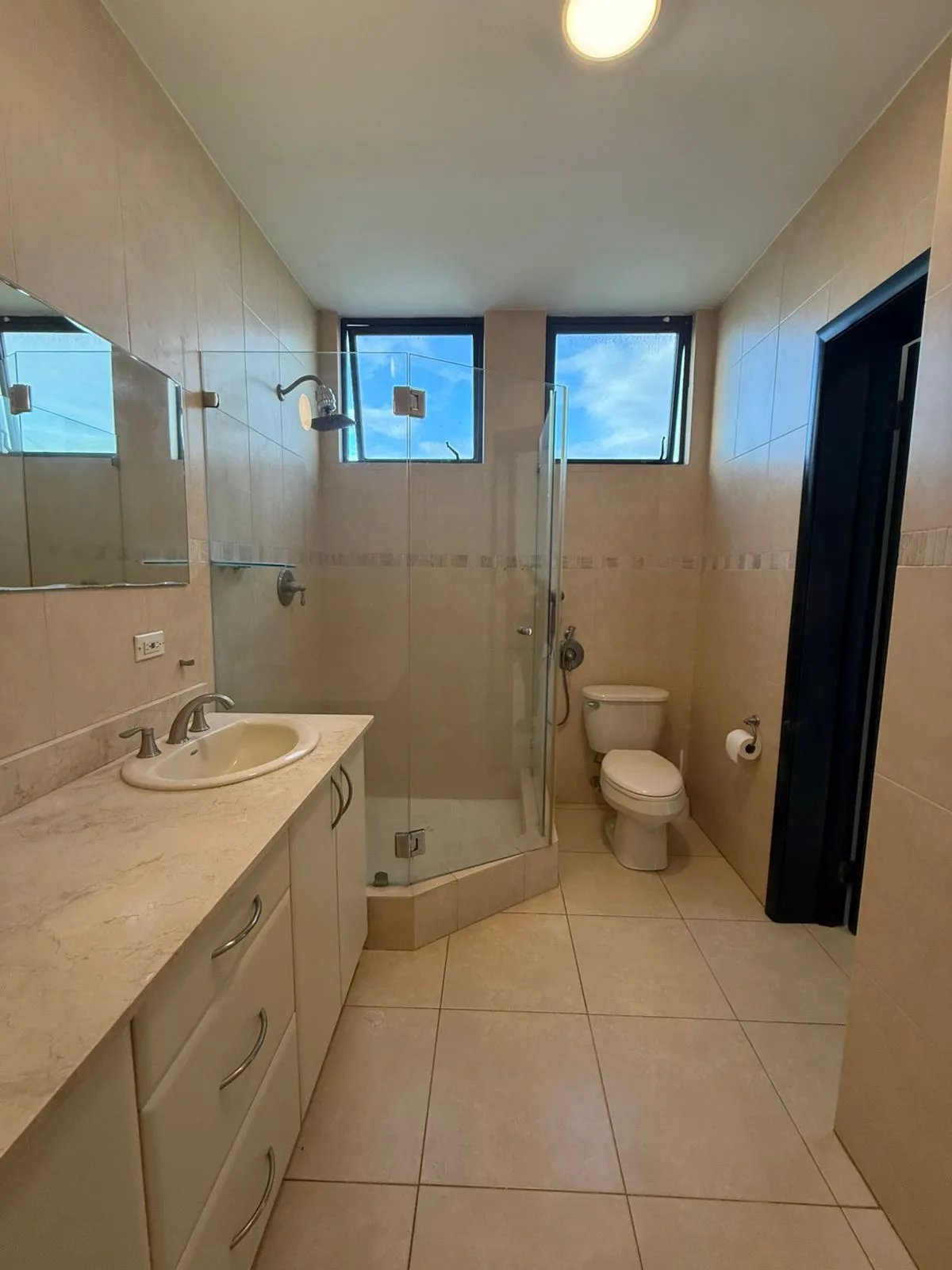 VENTA  AMPLIO APARTAMENTO EN PH PARQUE DEL MAR I, COSTA DEL ESTE