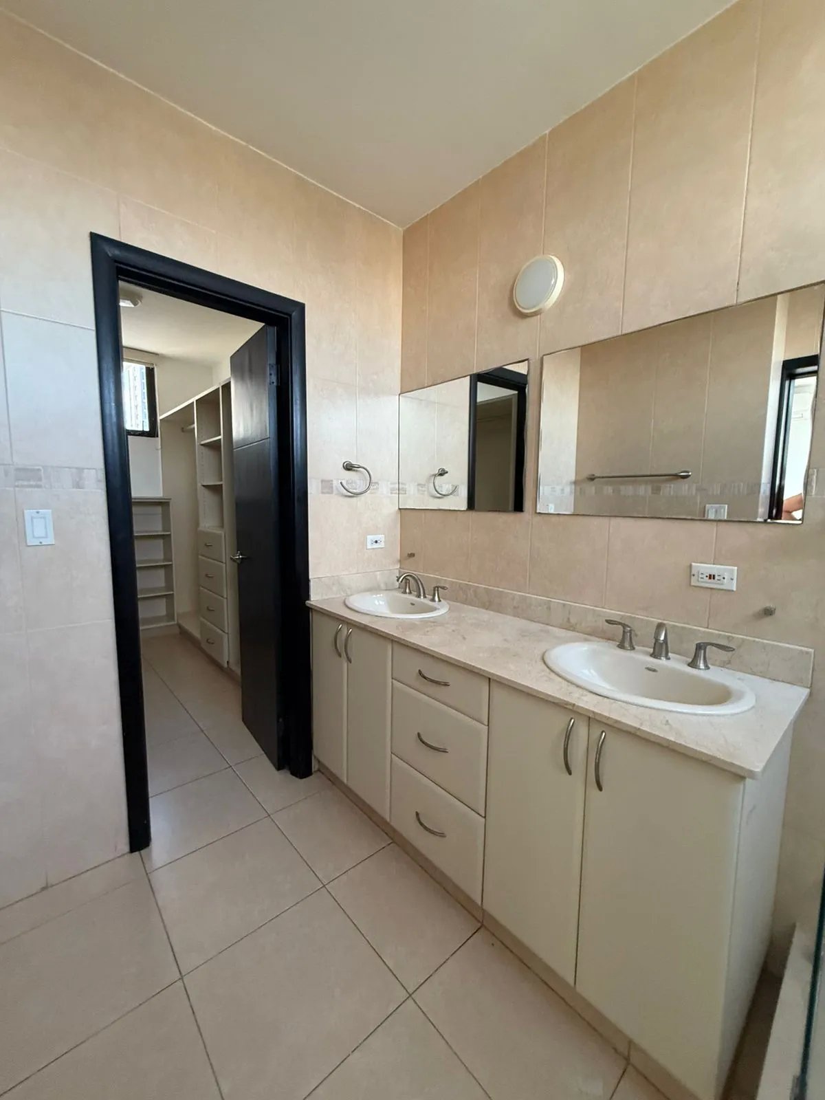 VENTA  AMPLIO APARTAMENTO EN PH PARQUE DEL MAR I, COSTA DEL ESTE