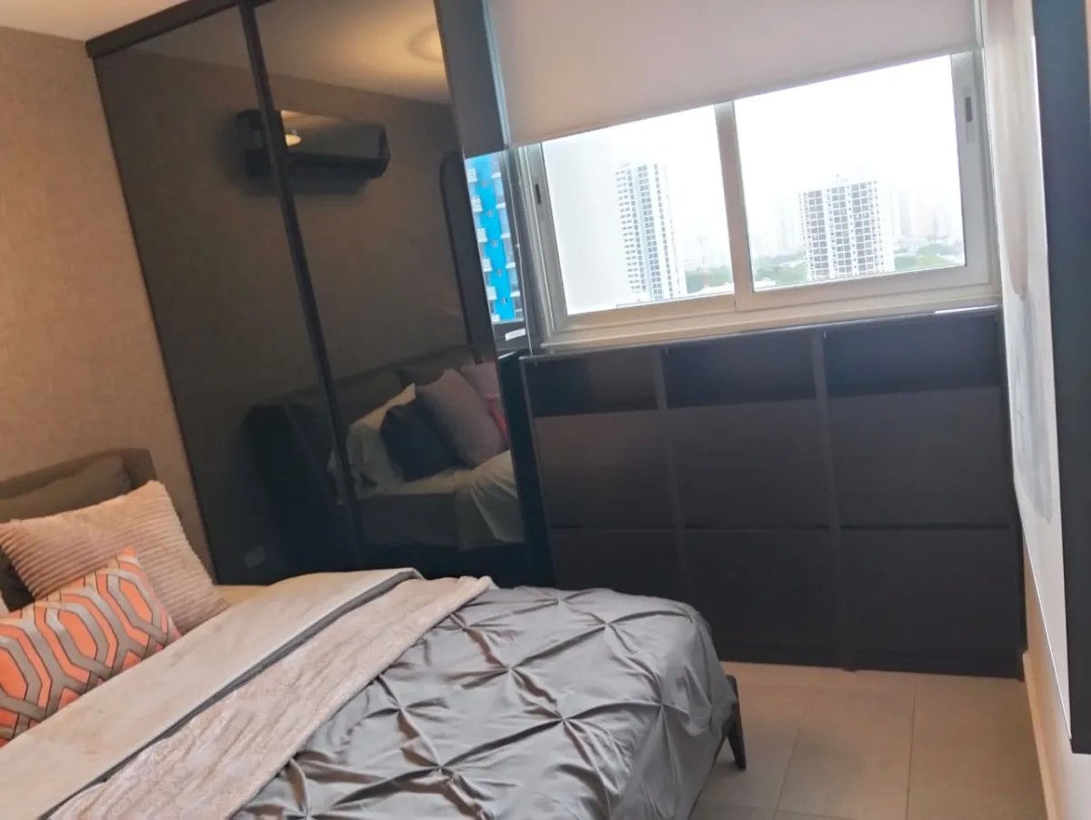 Apartment For Sale in Vía España
