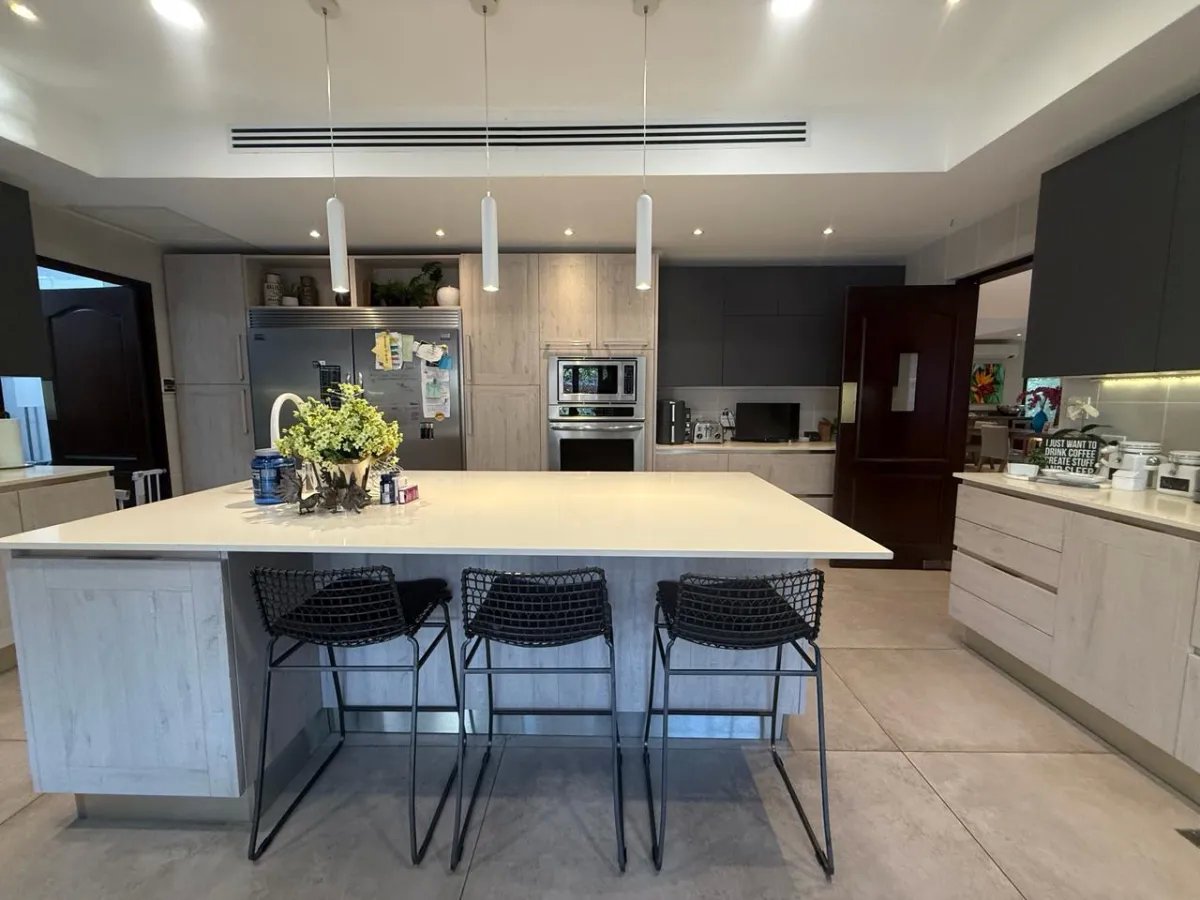 Single Family Detached For Sale in PH Los Senderos