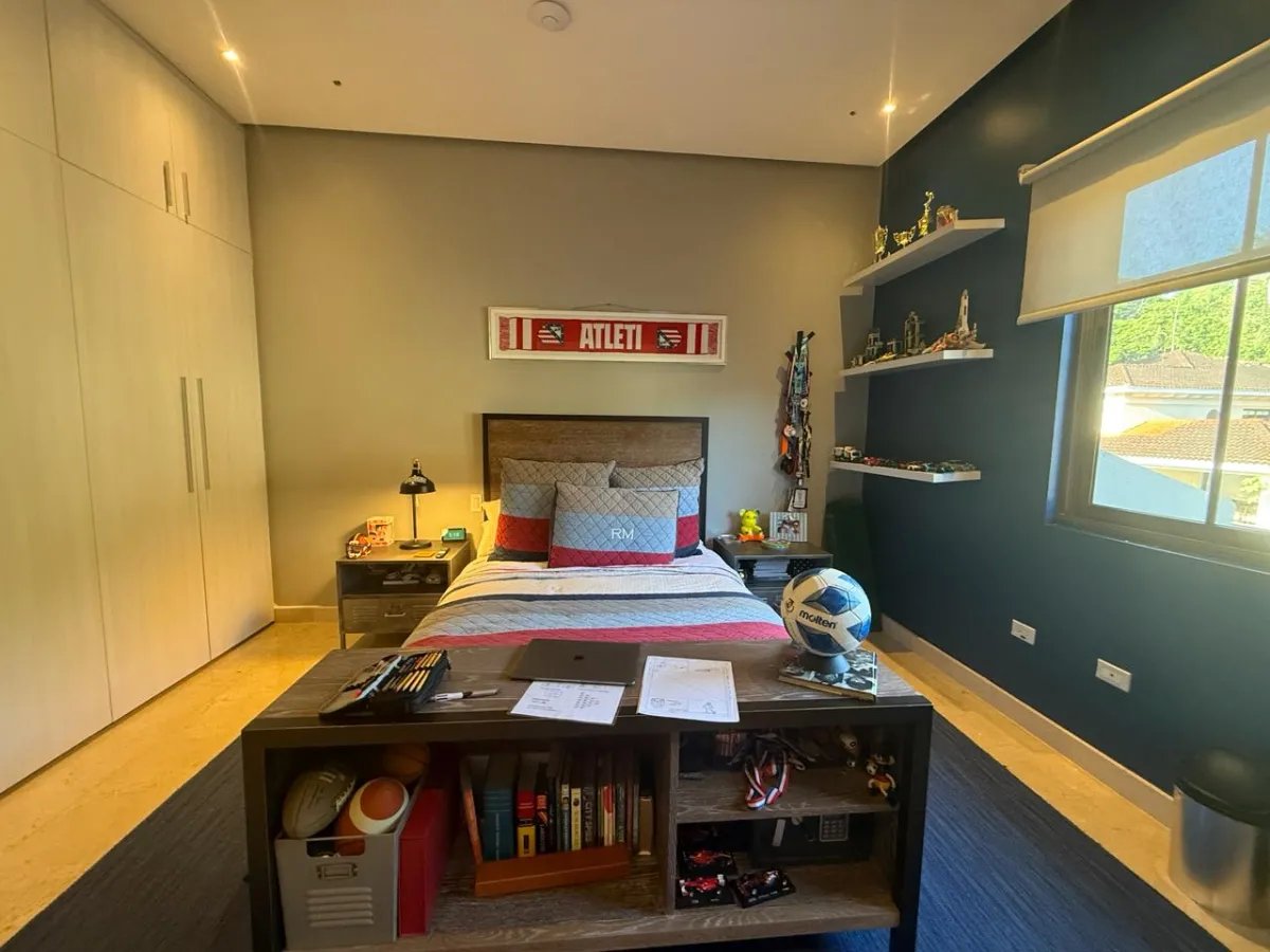 House for sale in PH Los Senderos