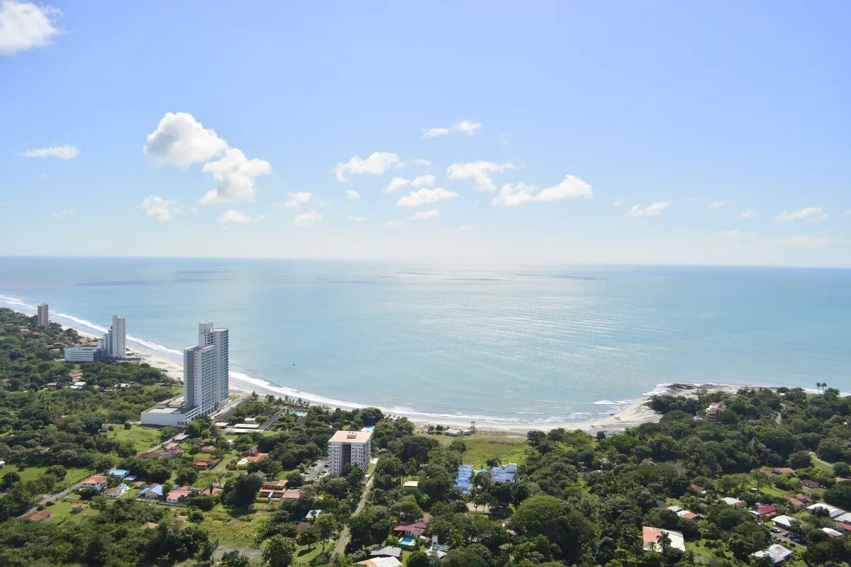 Apartment For Sale in PH Royal Palm