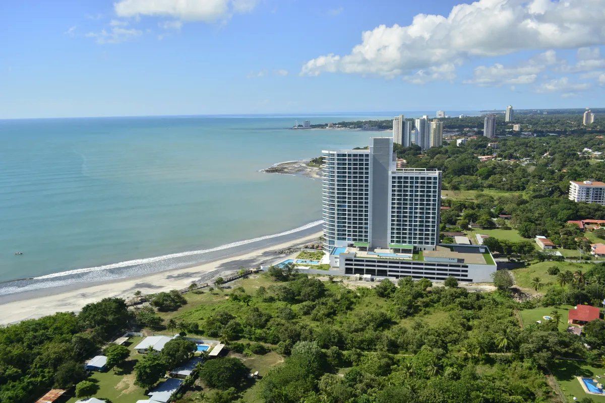 Apartment For Sale in PH Royal Palm