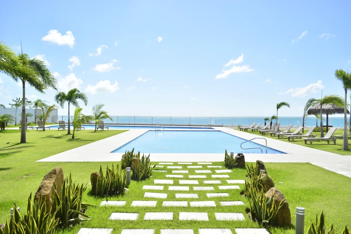 Apartment For Sale in PH Royal Palm